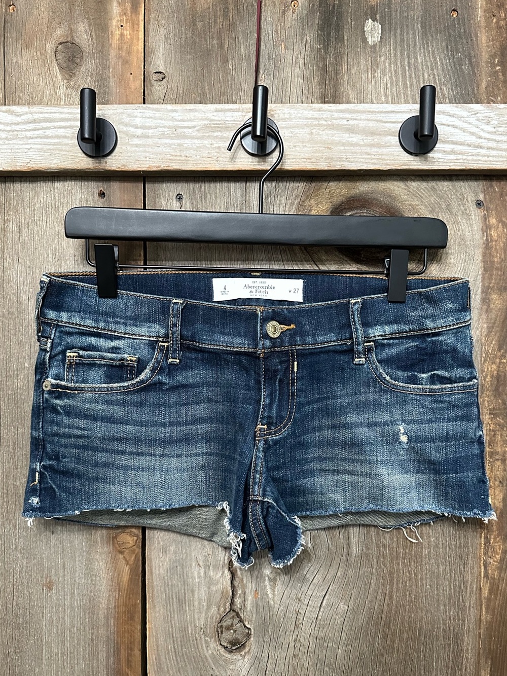 Abercrombie & Fitch Low Rise Short Shorts in Dark Wash Denim Size 4 Y2K